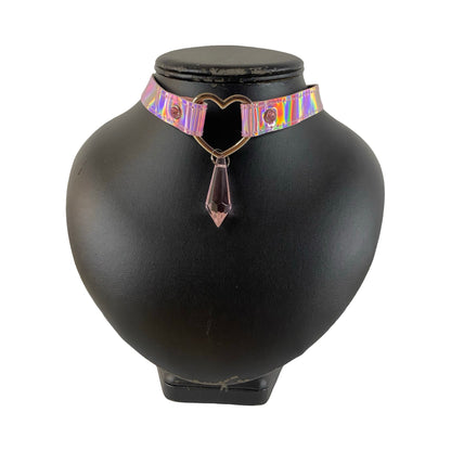 KINK KBH // HANDCRAFTED - PINK HOLO HJERTE HANGING GEM HALSBÅND